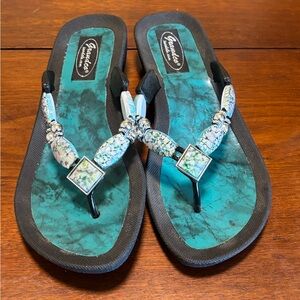 Grandco Women’s Teal Jeweled Thong Sandals Size 7